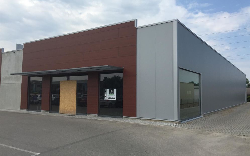 Commercial groundfloor for rent in Lanaken